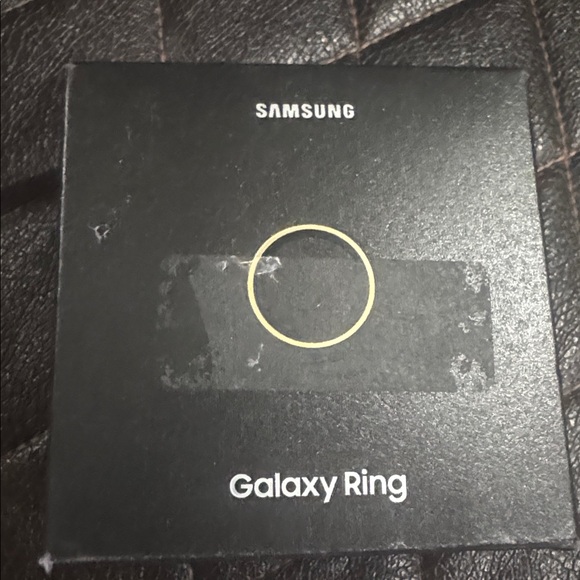 Samsung Gold Smart Ring New open box and the box Alittle damage - Picture 6 of 6